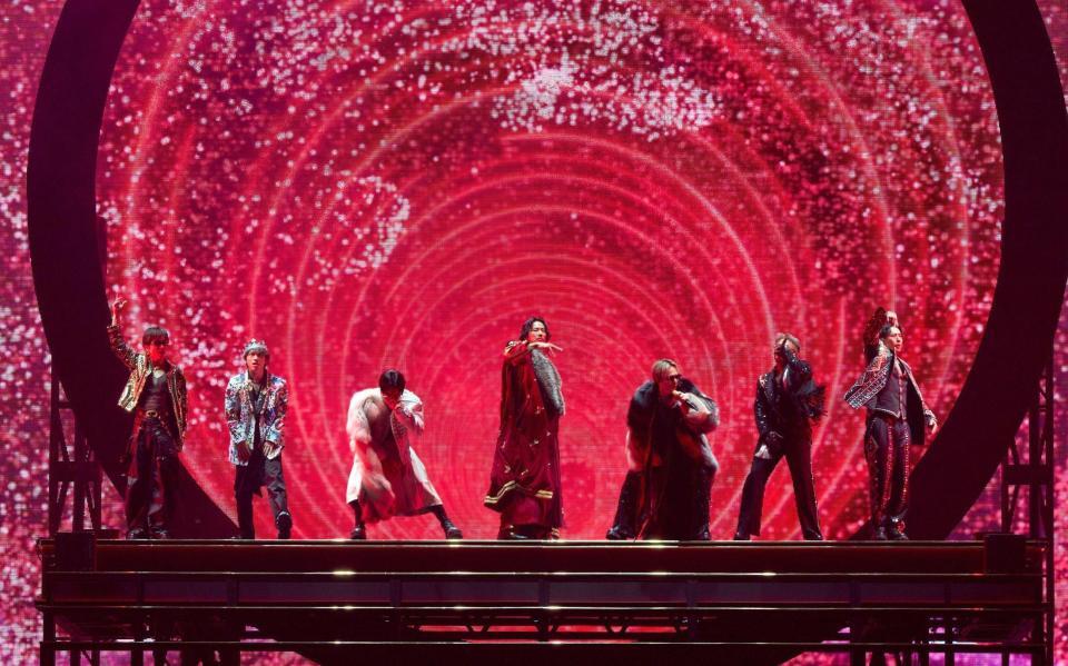 　オープニングで７人そろい踏みする三代目　Ｊ　ＳＯＵＬ　ＢＲＯＴＨＥＲＳ