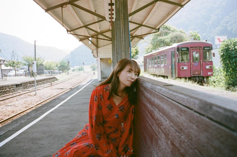 　解禁された秋元真夏のフォトブック「淡淡」の収録カット（撮影／東京祐）