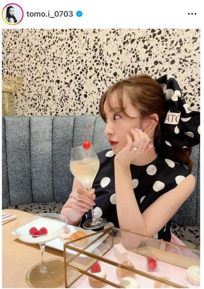 板野友美のインスタグラム＠ｔｏｍｏ．ｉ＿０７０３より