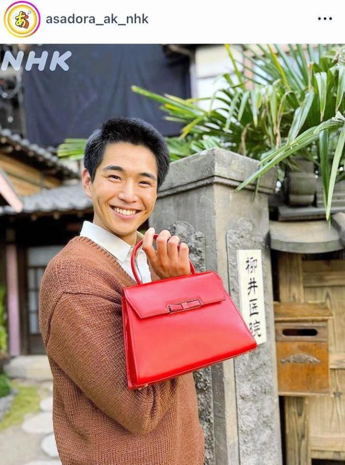 「あんぱん」の公式インスタグラム＠ａｓａｄｏｒａ＿ａｋ＿ｎｈｋより。千尋役の中沢元紀