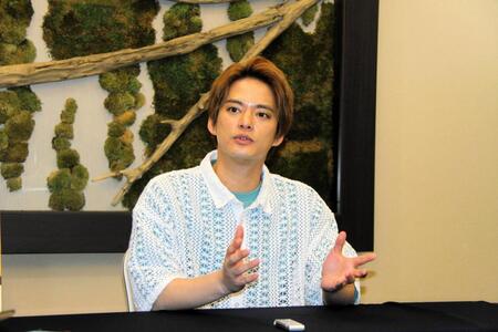 　主演舞台について語る中山優馬