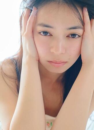 ©上國料萌衣写真集「ｋａｍｉｋｏ」