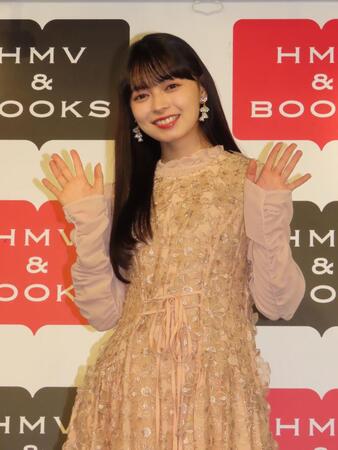 　イベントに登場した上國料萌衣