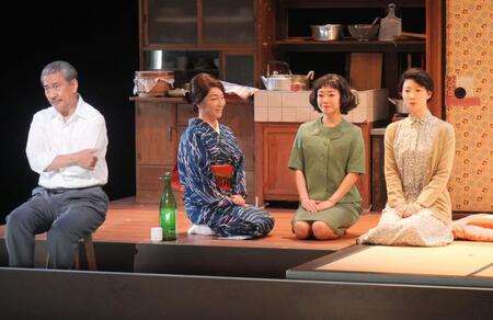 　熱演する（左から）中井貴一、キムラ緑子、藤谷理子、土居志央梨