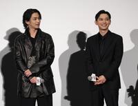 BLACK PEARL 吉沢亮　初舞台　パンフレット付 Amazon.co.jp: 【チラシ付、映画パンフレット】国宝 KOKUHOU