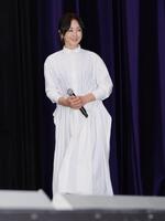 　登壇する斉藤由貴（撮影・棚橋慶太）