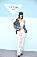 　フォトコールに登場した橋本愛