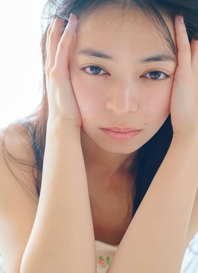 ©上國料萌衣写真集「ｋａｍｉｋｏ」