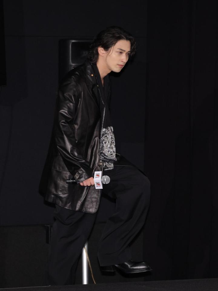 　登壇する横浜流星（撮影・西岡正）