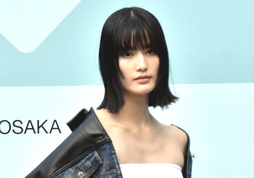 　フォトコールに登場した橋本愛