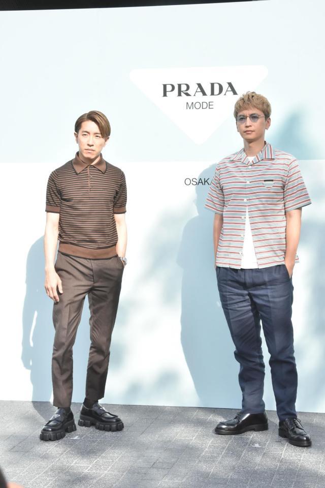 　フォトコールに登場した（左から）ＳＵＰＥＲ　ＥＩＧＨＴの村上信五、大倉忠義