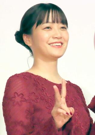 　登場した深川麻衣