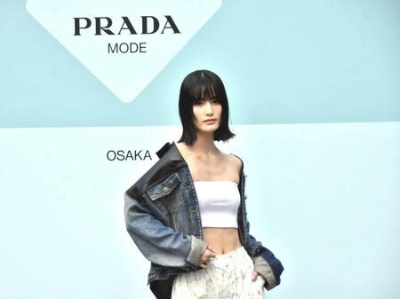 　フォトコールに登場した橋本愛