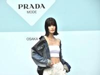 　フォトコールに登場した橋本愛