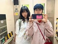 　ＡＫＭＵ　イ・スヒョンの公式インスタグラム＠ａｋｍｕ＿ｓｕｈｙｕｎより　日本旅行を満喫しているイ・スヒョン（左）とキム・ボラ