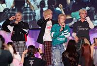 　会場を盛り上げるＷＯＬＦ　ＨＯＷＬ　ＨＡＲＭＯＮＹ（撮影・石井剣太郎）