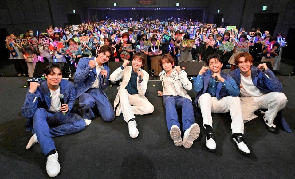 　初ツアーの初日を迎えたＭＡＴＳＵＲＩの（左から）柳田優樹、鈴木渉、松岡卓弥、小野寺翼、橋爪健二、渡辺真