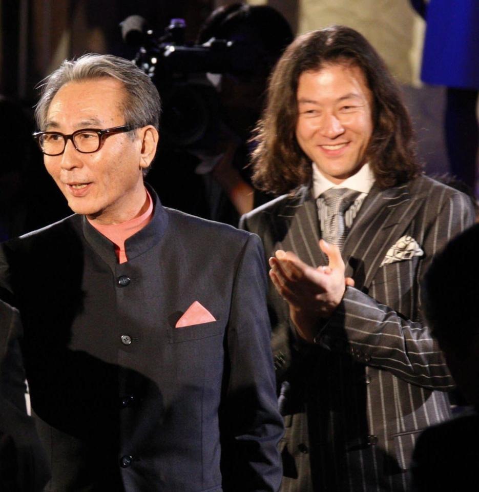 　１０年３月、日本アカデミー賞で。右が浅野忠信