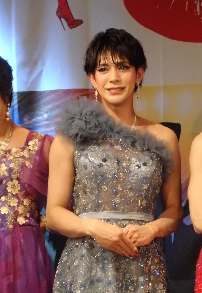 　写真に応じる古谷大和