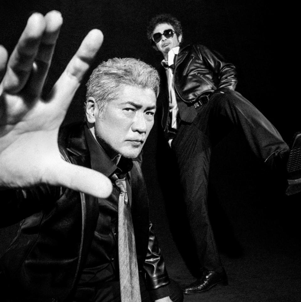 　テーマ曲を書き下ろしたＯｏｏｃｈｉｅ　Ｋｏｏｃｈｉｅの奥田民生（右）と吉川晃司