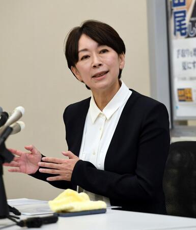 　決断の理由を語る山尾志桜里元衆院議員（撮影・佐藤厚）