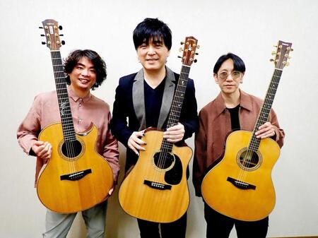 　ＤＥＰＡＰＥＫＯの（左から）三浦拓也、押尾コータロー、徳岡慶也