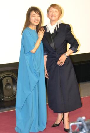 　ＮＨＫプレミアムドラマ「照子と瑠衣」取材会に登場した風吹ジュン（左）と夏木マリ