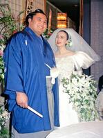 　９５年５月、結婚披露宴で。貴乃花と景子さん（当時）