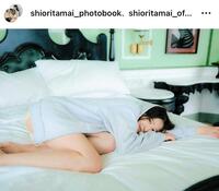 彼女感満載のカットも。玉井詩織のインスタグラム＠ｓｈｉｏｒｉｔａｍａｉ＿ｏｆｆｉｃｉａｌより