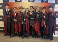 　ライブ前に会見に出席したＯＣＴＰＡＴＨの（左から）西島蓮汰、古瀬直輝、太田駿静、小堀柊、海帆、栗田航兵、高橋わたる、四谷真佑