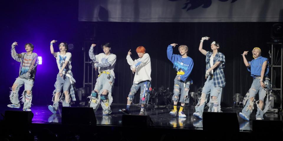 　息の合ったダンスで魅せるａｏｅｎ（撮影・吉澤敬太）