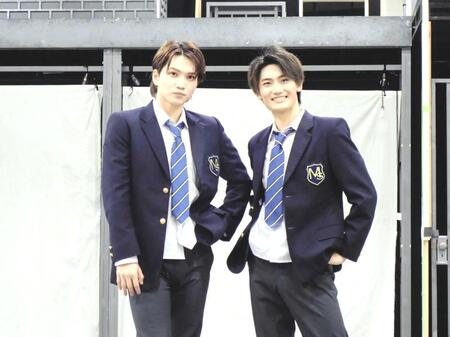 　「ジェイミー」の稽古場お披露目に参加した（左から）三浦宏規、高橋颯