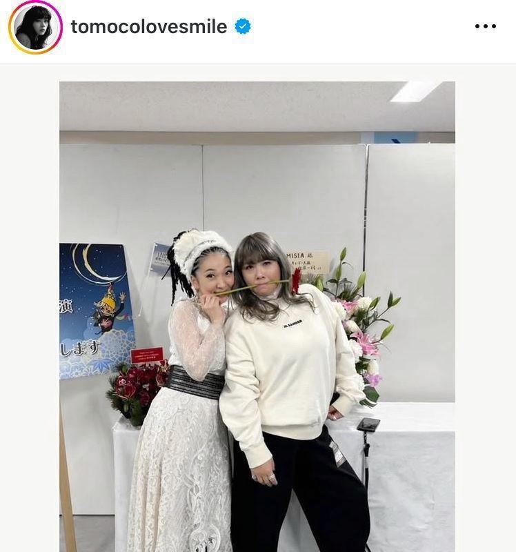 海原ともこのインスタグラム＠ｔｏｍｏｃｏｌｏｖｅｓｍｉｌｅ（２４年１月１８日付）より