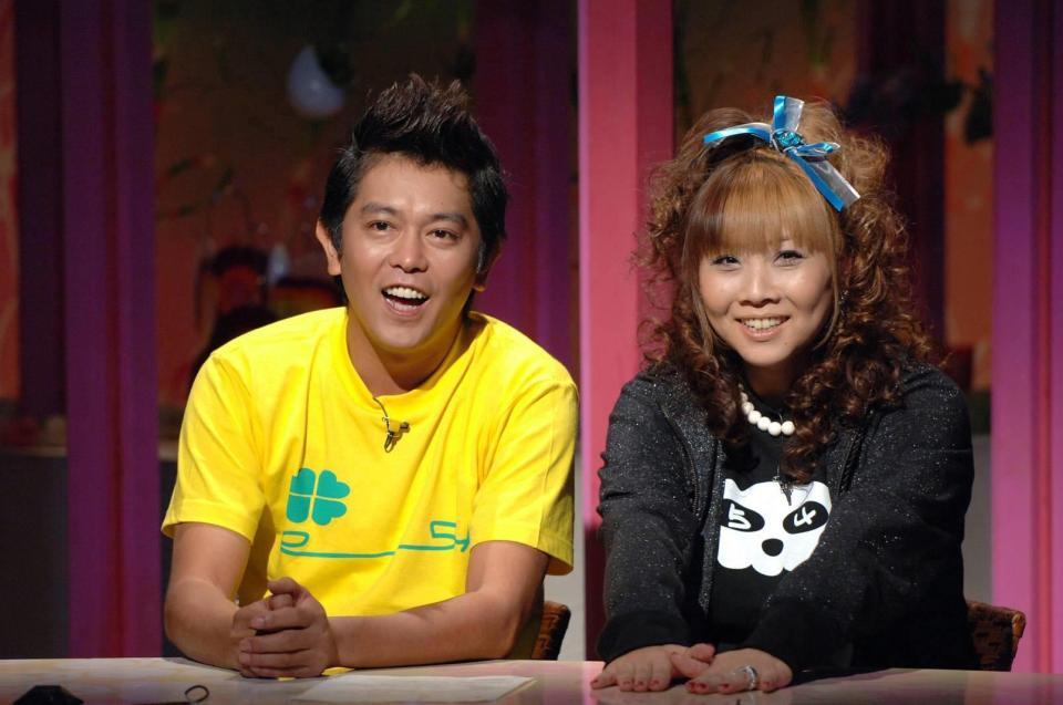 　ホノルルマラソン挑戦後に、挙式した前田耕陽と海原ともこ夫妻＝２００６年１１月