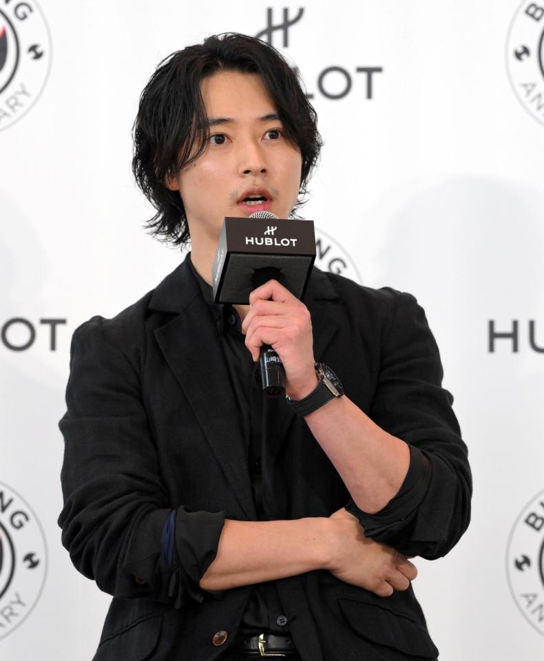 　ウブロ「ビッグ・バン」２０周年記念イベントで２０歳の頃を振り返る山﨑賢人（撮影・伊藤笙子）