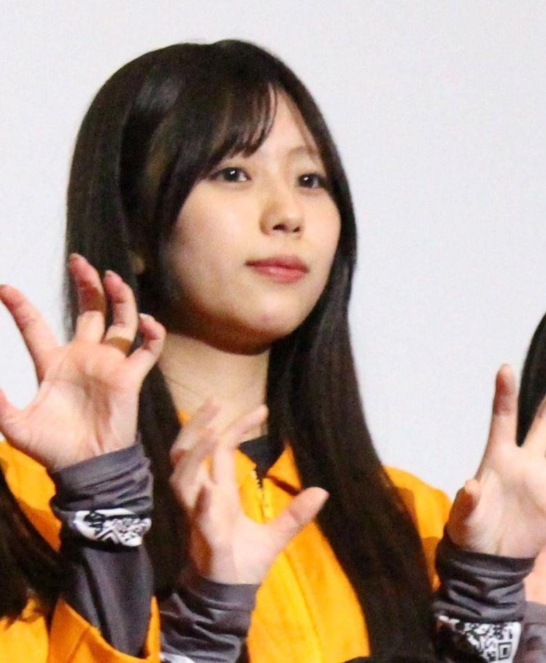 　舞台あいさつに登壇したｍｙ　ｆａｖの西村瑠香