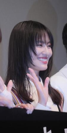 　イベントに出席した恒松祐里