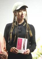 　撮影に応じる＃ＫＴＣＨＡＮ