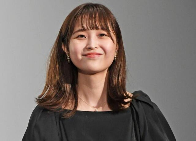 元フジ渡邊渚アナ バレー選手へのインタビューを報告 記念4ショット