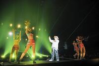 　初のアリーナライブで熱唱するＨＩＰＰＹ（提供写真）