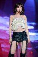 　ステージで躍動したＬＥ　ＳＳＥＲＡＦＩＭのＫＩＭ　ＣＨＡＥＷＯＮ　ⓟ＆©ＳＯＵＲＣＥ　ＭＵＳＩＣ