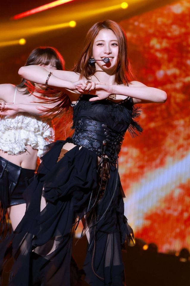 　ステージで躍動したＬＥ　ＳＳＥＲＡＦＩＭのＨＵＨ　ＹＵＮＪＩＮ　ⓟ＆©ＳＯＵＲＣＥ　ＭＵＳＩＣ