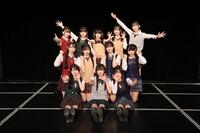 　「可能性こそが未来」公演に出演したＳＫＥ４８の（１列目左から）近藤海琴、太田愛恵、雲井紗菜、（２列目左から）南澤恋々、川村昇子、桒原椿、伊藤虹々美、（３列目左から）長谷川雅、倉本羽菜、河村優愛、松川みゆ、奥野心羽©２０２５　Ｚｅｓｔ，Ｉｎｃ．