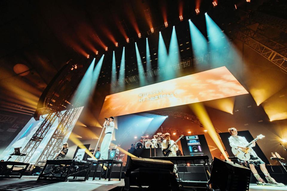 　約５年半ぶり３度目の東京ドーム公演を行ったＵＶＥＲｗｏｒｌｄ（撮影・横山マサト）