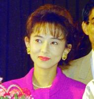 　１９９４年、映画「新極道の妻たち　惚れたら地獄」の舞台あいさつで。斉藤慶子