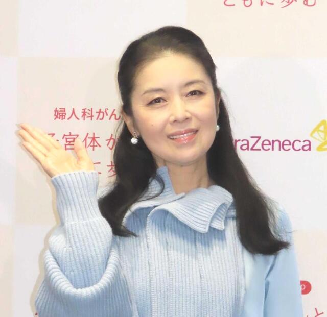 娘より若い男性と再婚 歌手20歳で娘出産