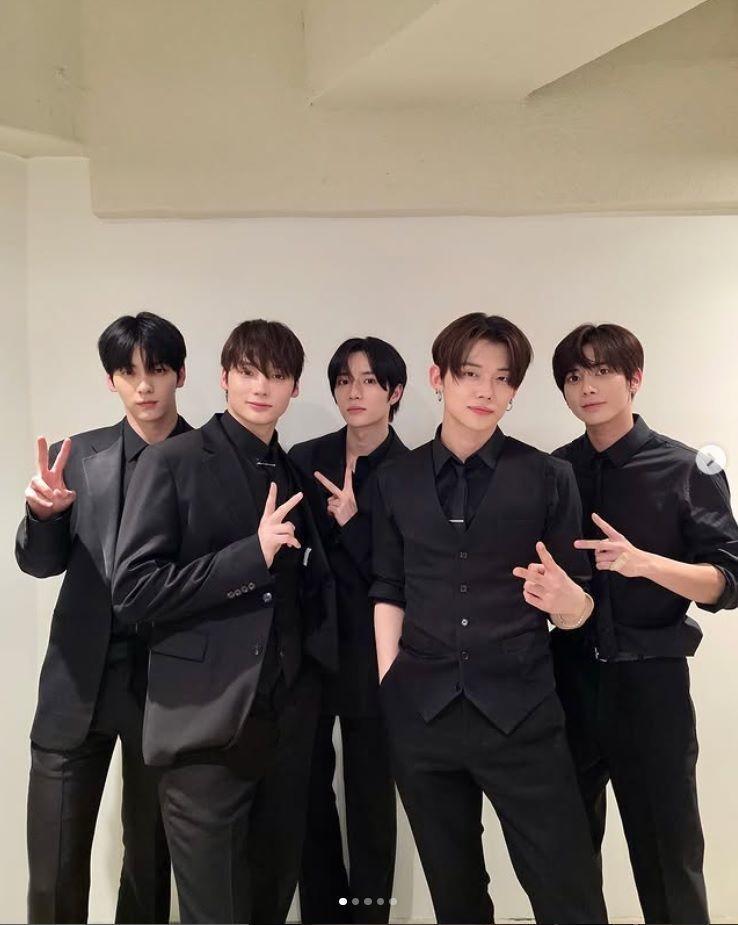 ＴＯＭＯＲＲＯＷ　Ｘ　ＴＯＧＥＴＨＥＲの公式インスタグラム＠ｔｘｔ＿ｂｉｇｈｉｔより