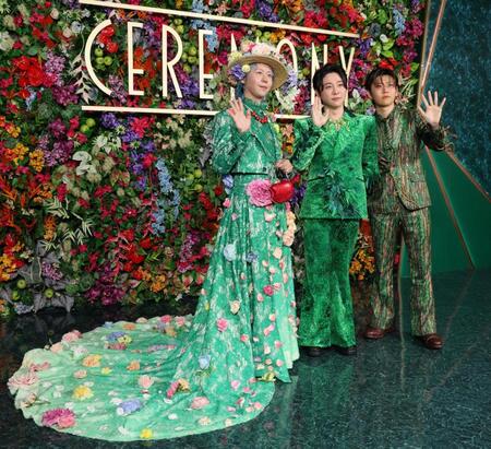 　グリーンカーペットイベントに登場したＭｒｓ．ＧＲＥＥＮ　ＡＰＰＬＥの（左から）藤澤涼架、大森元貴、若井滉斗（撮影・棚橋慶太）