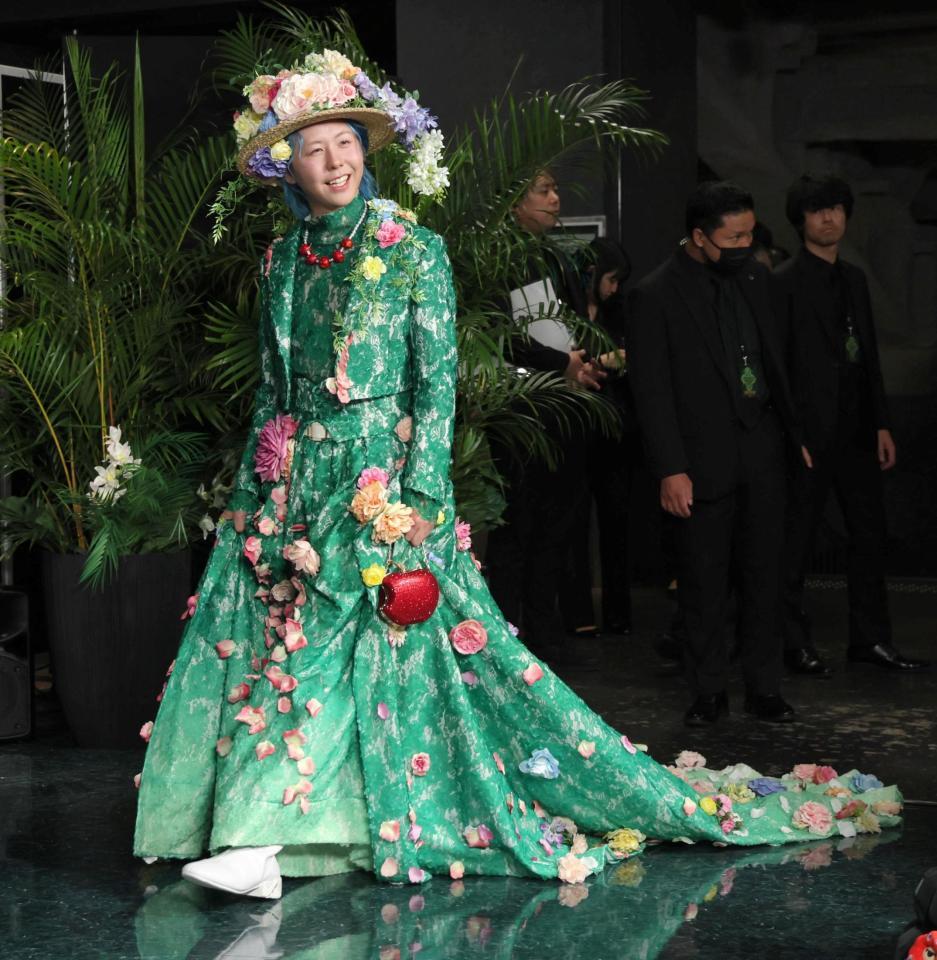 　グリーンカーペットイベントに登場したＭｒｓ．ＧＲＥＥＮ　ＡＰＰＬＥの藤澤涼架（撮影・棚橋慶太）