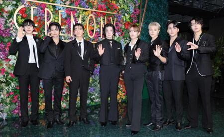 　グリーンカーペットイベントに登場したＡＴＥＥＺ（撮影・棚橋慶太）